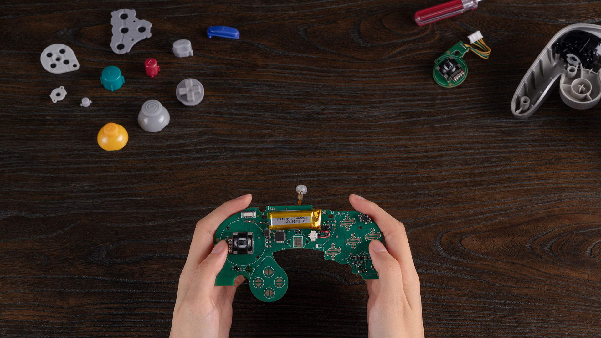 8BitDO: Mod Kit für GameCube-Controller lässt euch den Kabelsalat vergessen